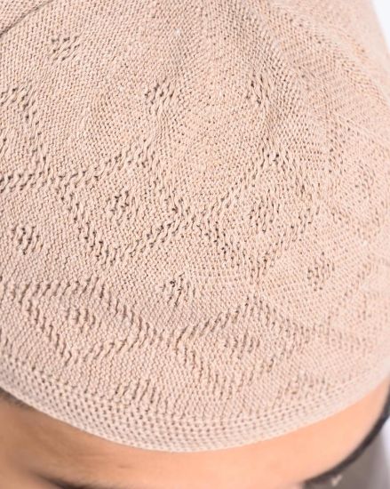 صورة طاقية رجالي لون بيج